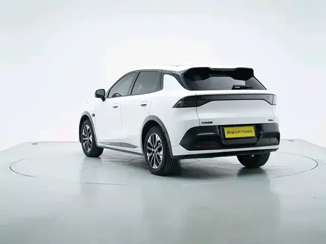 Changan Qiyuan Q05 — Фото автомобиля 5