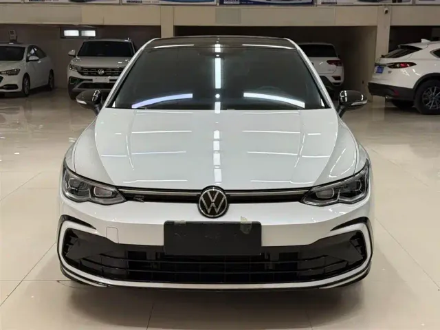 Volkswagen Golf — Фото автомобиля 2