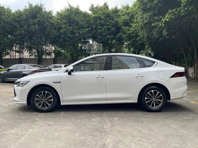 BYD Qin PLUS — Фото автомобиля 7