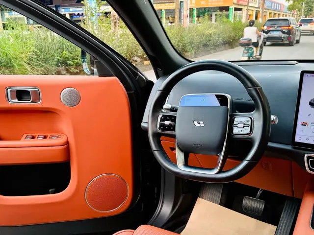 Li Auto L7 — Фото автомобиля 9