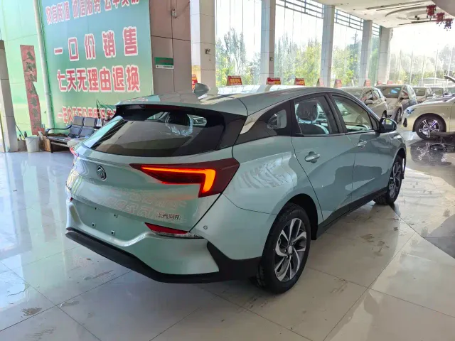 Buick Velite 6 — Фото автомобиля 9