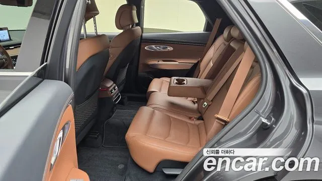 Genesis GV70 — Фото автомобиля 12