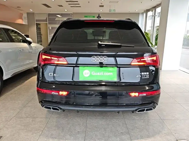 Audi Q5L — Фото автомобиля 5