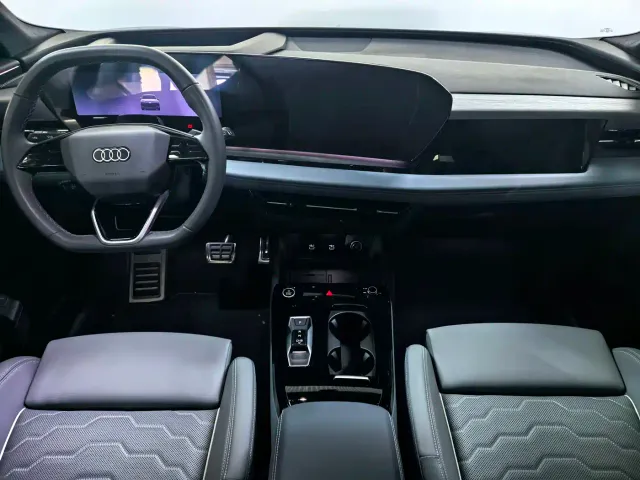Audi Q6L e-tron — Фото автомобиля 13