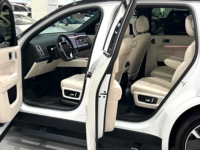 Li Auto L8 — Фото автомобиля 18