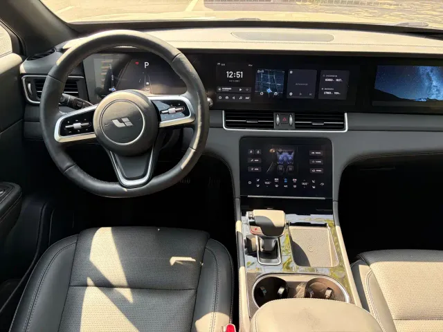 Li Auto ONE — Фото автомобиля 10