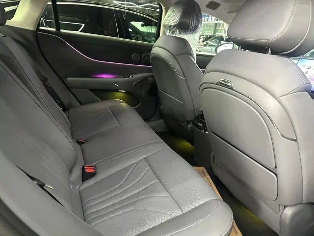 Voyah Auto VOYAH Zhuiguang L 2025 Mid-configuration Model — Фото автомобиля 4