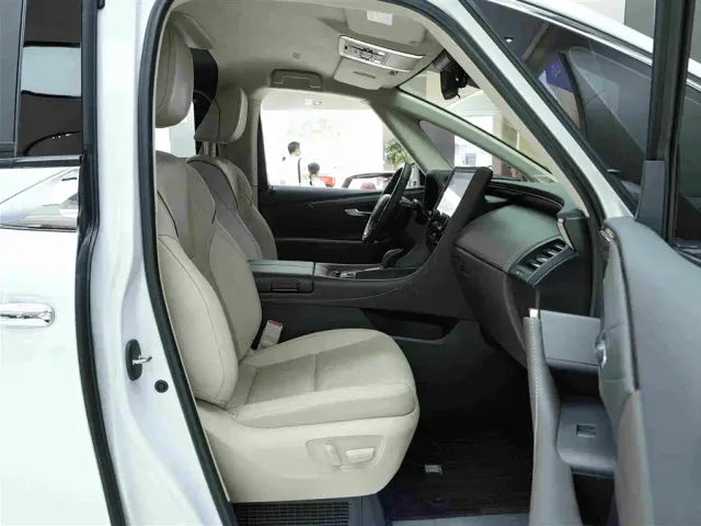Toyota Vellfire — Фото автомобиля 12