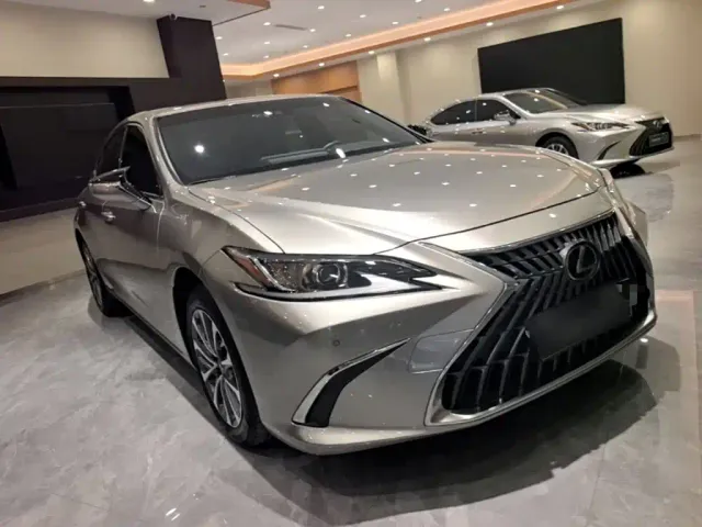 Lexus ES — Фото автомобиля 3