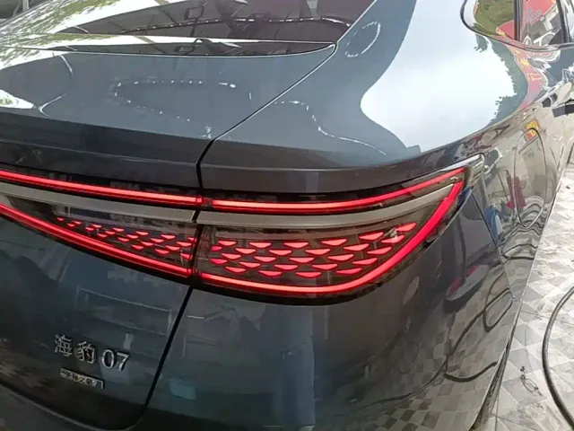 BYD Seal 07 DM-i — Фото автомобиля 7