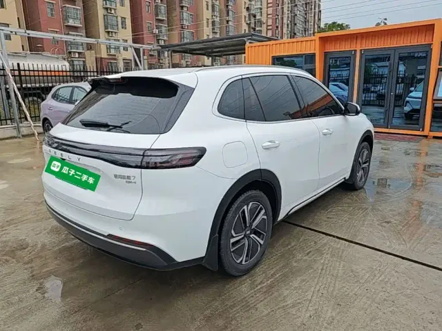 Geely Galaxy Starship 7 EM-i — Фото автомобиля 6