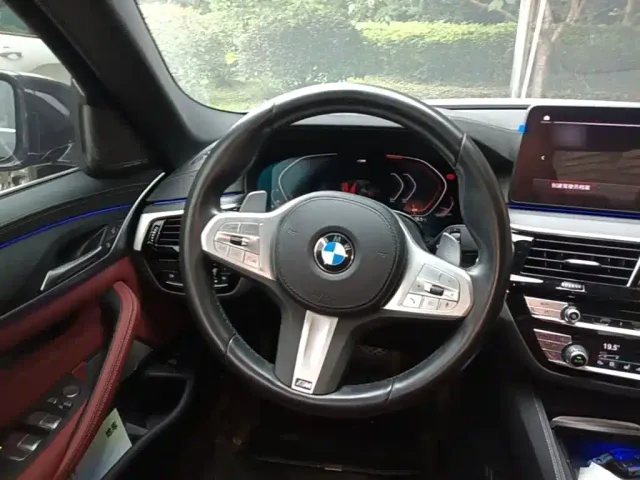 BMW 5 Series — Фото автомобиля 10