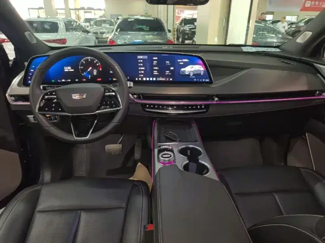 Cadillac XT5 — Фото автомобиля 9