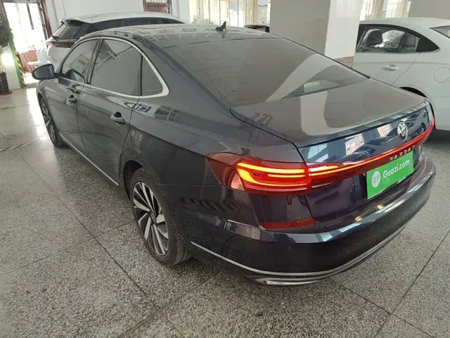 Volkswagen Passat — Фото автомобиля 4