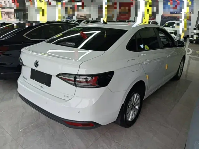 Volkswagen Lavida — Фото автомобиля 6