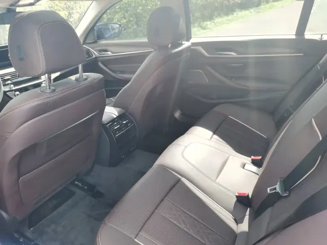 BMW 5 Series — Фото автомобиля 12