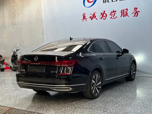 Volkswagen Passat — Фото автомобиля 18