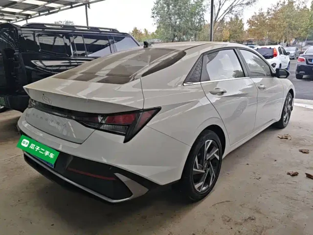 Hyundai Elantra — Фото автомобиля 6