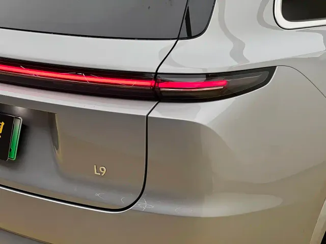 Li Auto L9 — Фото автомобиля 22