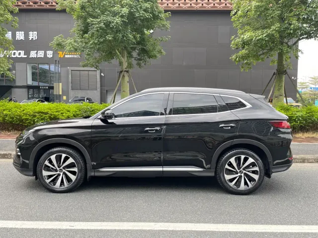 BYD Song PLUS PHEV 2024 Glory Edition DM-i 110km Flagship PLUS — Фото автомобиля 4