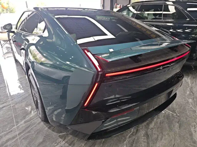 Xpeng P7 — Фото автомобиля 4
