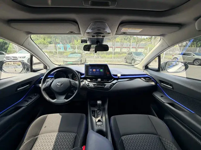Toyota C-HR — Фото автомобиля 11