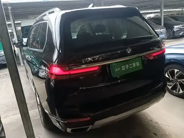 BMW X7 — Фото автомобиля 4
