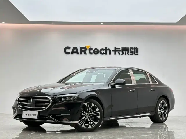 Фотография автомобиля — Mercedes-Benz E-Class