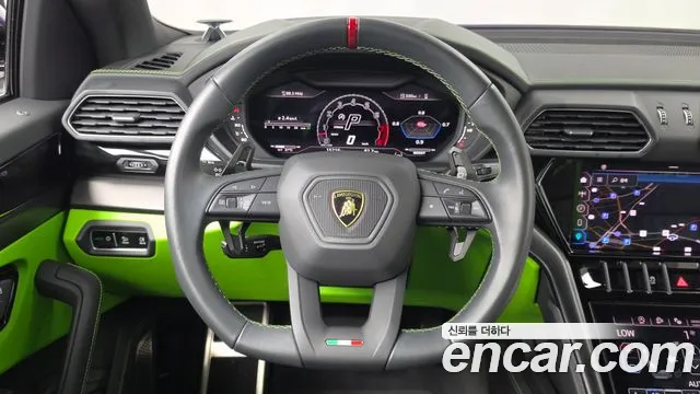 Lamborghini Urus — Фото автомобиля 13