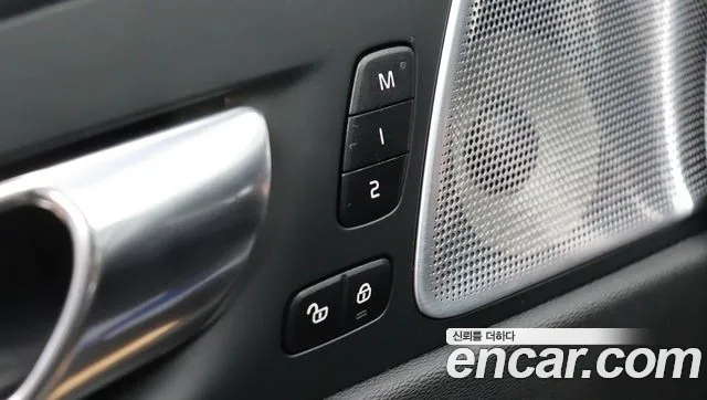 Volvo XC60 2nd Gen — Фото автомобиля 13