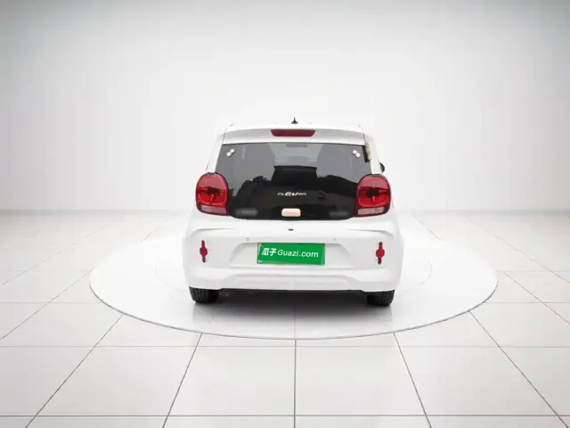 Roewe Clever — Фото автомобиля 3