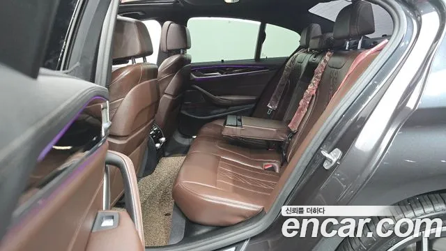 BMW 5 Series G30 — Фото автомобиля 17