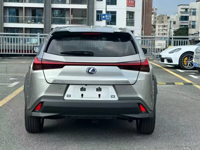 Lexus UX — Фото автомобиля 16