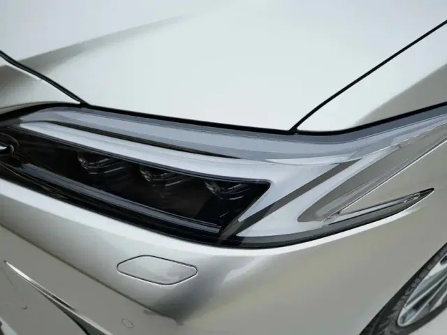 Lexus ES — Фото автомобиля 16