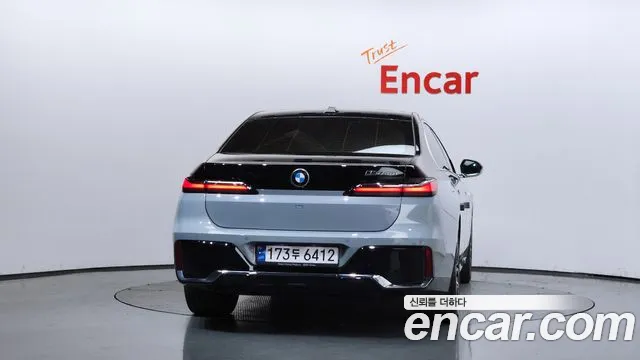 BMW 7-Series — Фото автомобиля 2