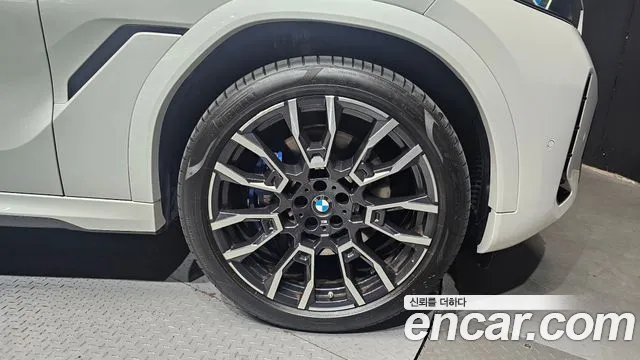 BMW X6 xDrive40i M Sport — Фото автомобиля 19