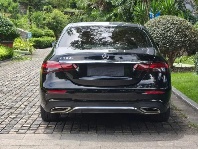 Mercedes-Benz E-Class — Фото автомобиля 11