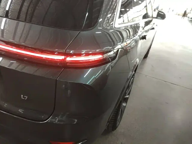 Li Auto L7 — Фото автомобиля 7