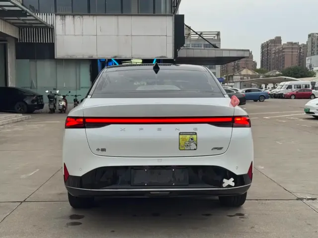 Xpeng P5 — Фото автомобиля 18