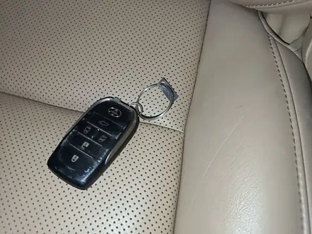 Toyota Alphard — Фото автомобиля 8