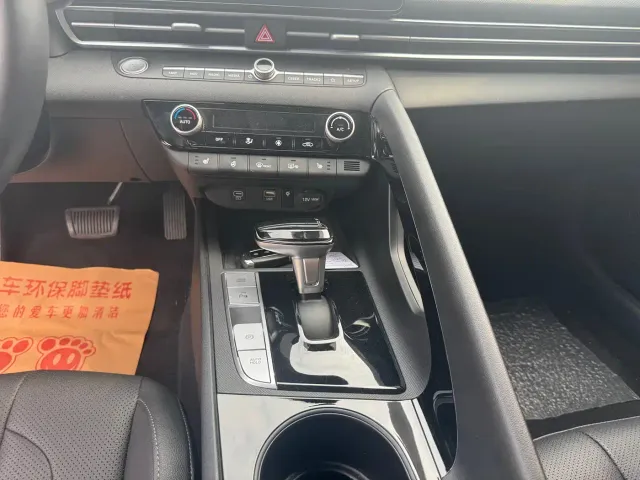 Hyundai Elantra — Фото автомобиля 8