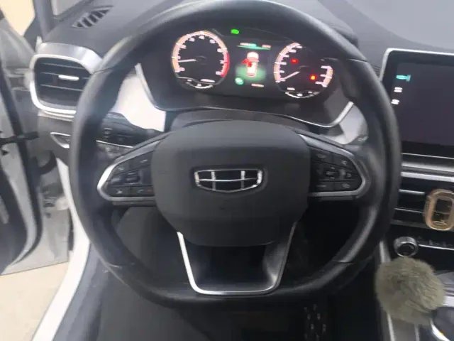 Geely Binyue — Фото автомобиля 15