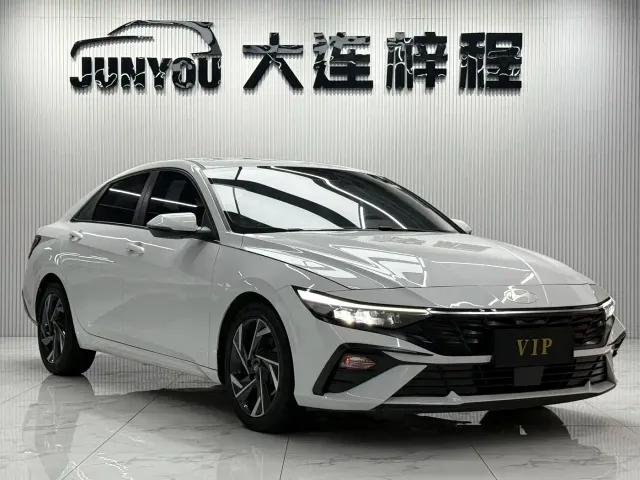 Hyundai Elantra — Фото автомобиля 3