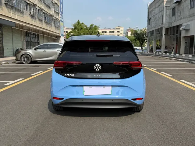 Volkswagen ID.3 — Фото автомобиля 8