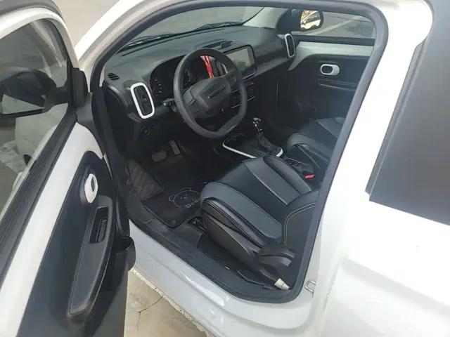 Roewe Clever — Фото автомобиля 15
