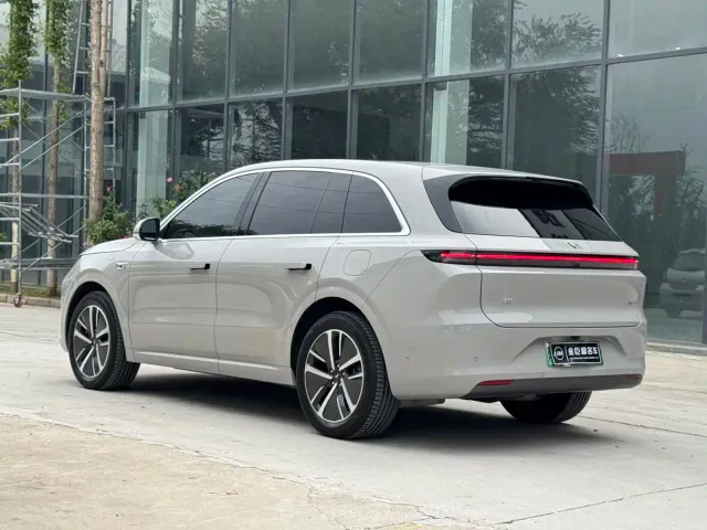 Li Auto L6 — Фото автомобиля 18