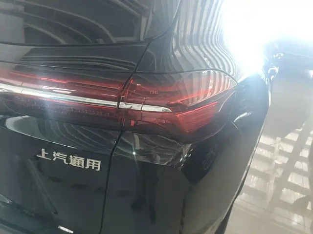 Buick Envision Plus — Фото автомобиля 7