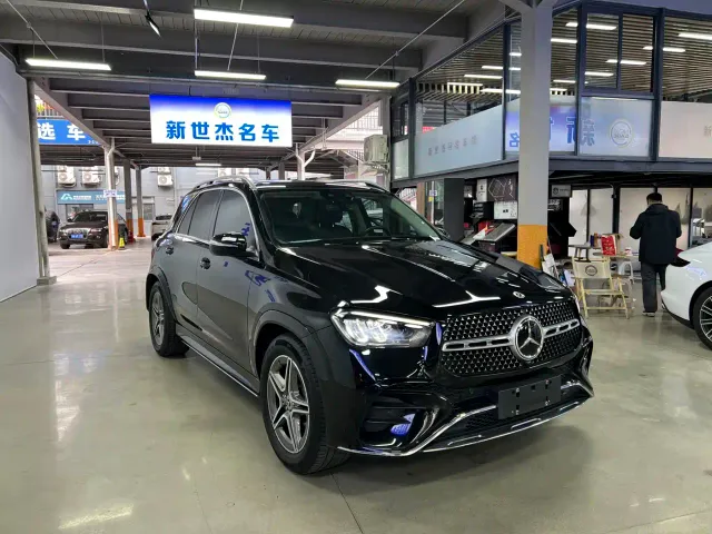 Mercedes-Benz GLE-Class — Фото автомобиля 3