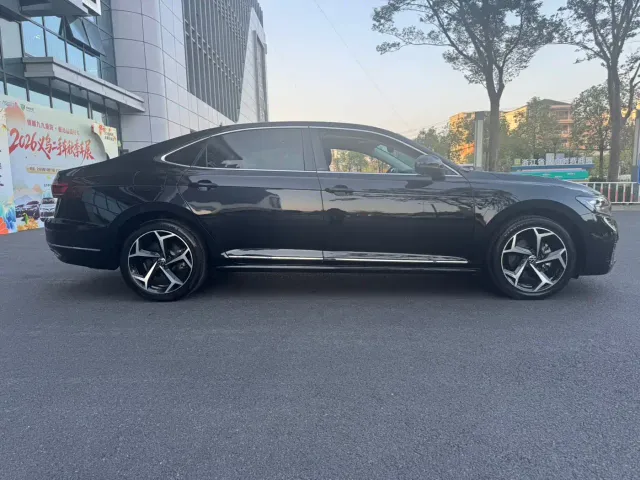 Volkswagen Passat — Фото автомобиля 4