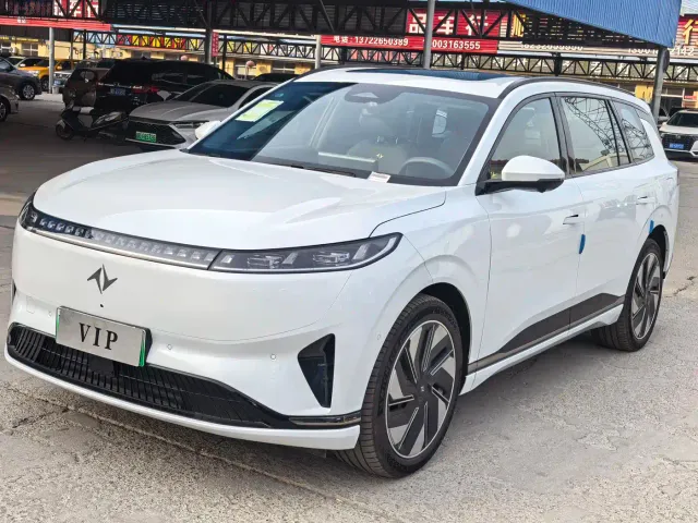 Фотография автомобиля — Dongfeng eπ 008